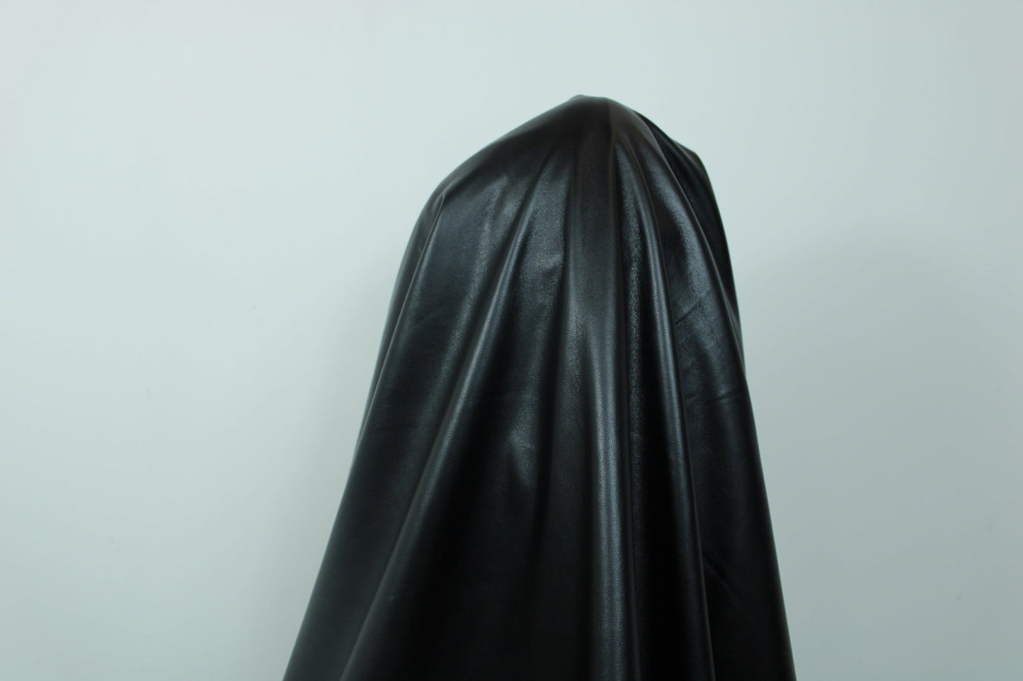 Tissu simili cuir - noir - photo 4/4 | So Tissus