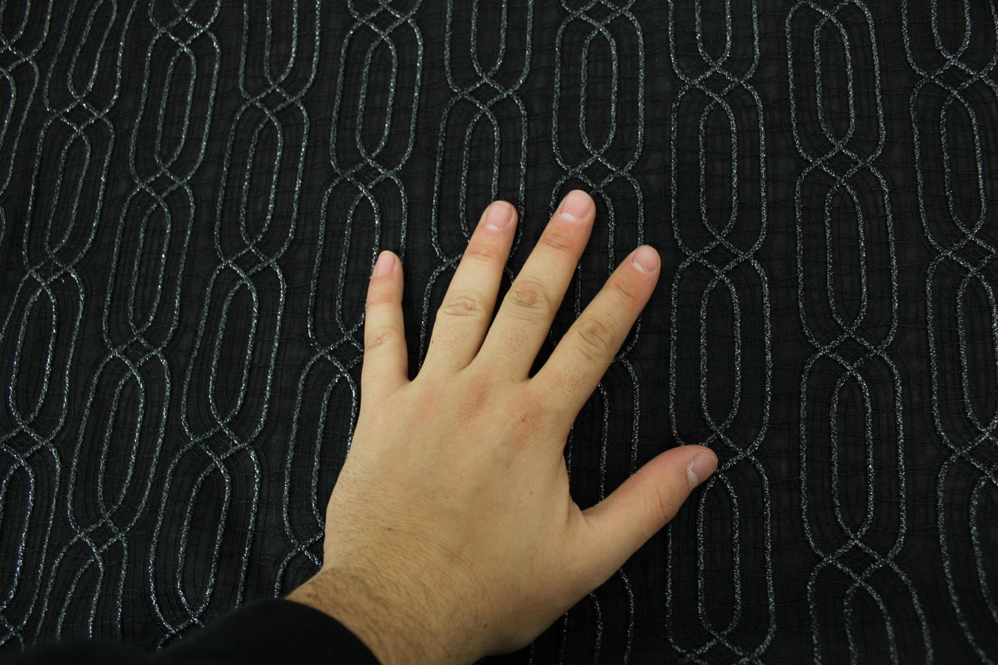 Tissu voile coton brodé - motif géométrique - noir - photo 5/6 | So Tissus