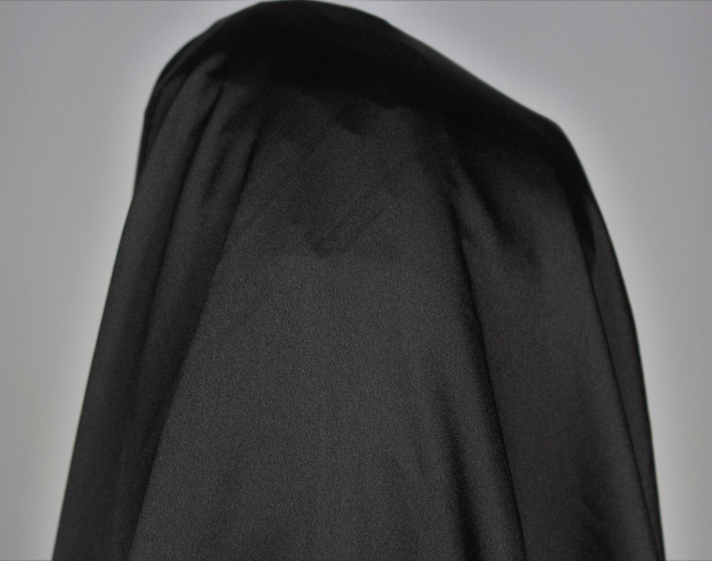 Tissu satin - noir - photo 4/4 | So Tissus