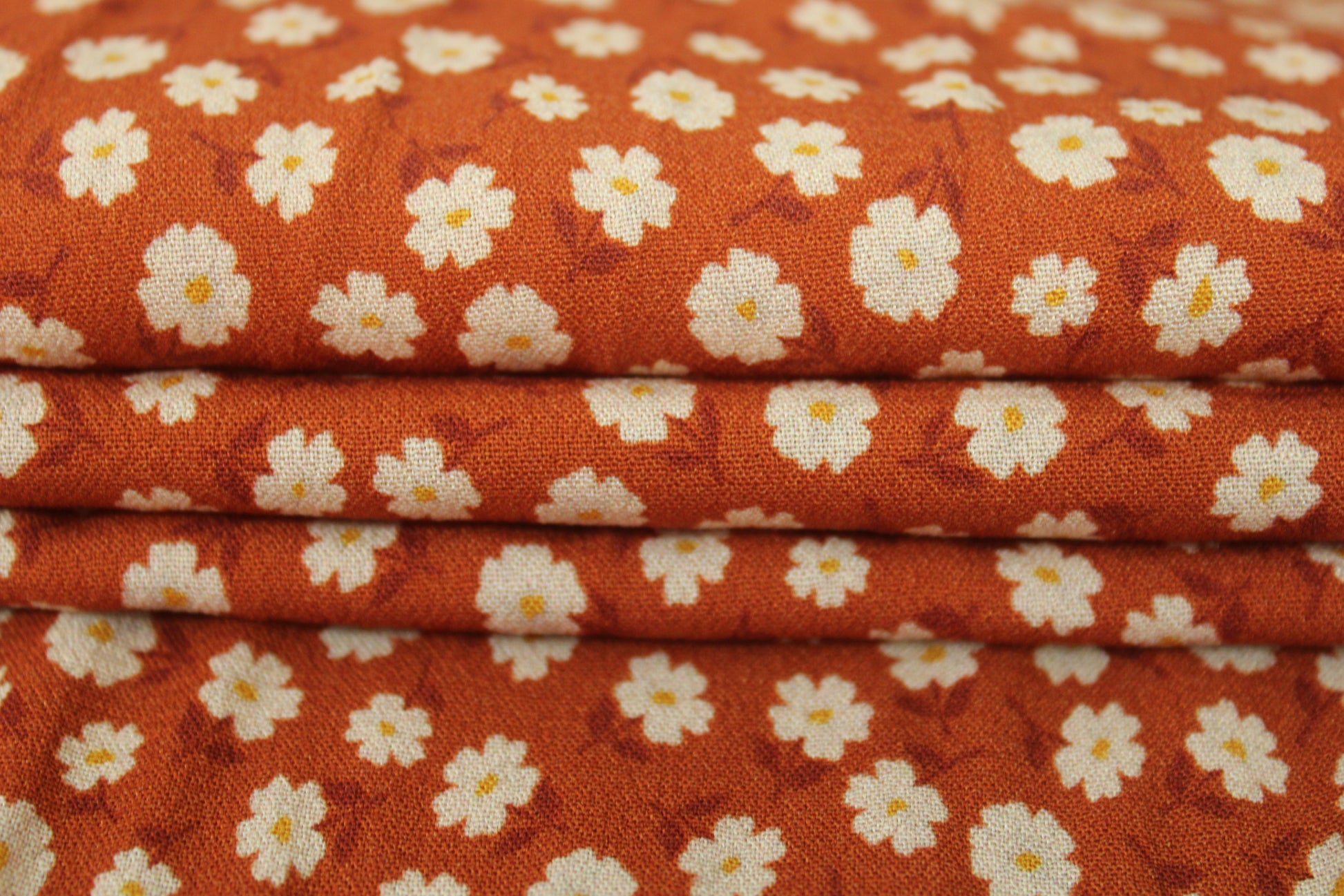 Tissu crêpe viscose - imprimé petites fleurs - photo 2/5 | So Tissus