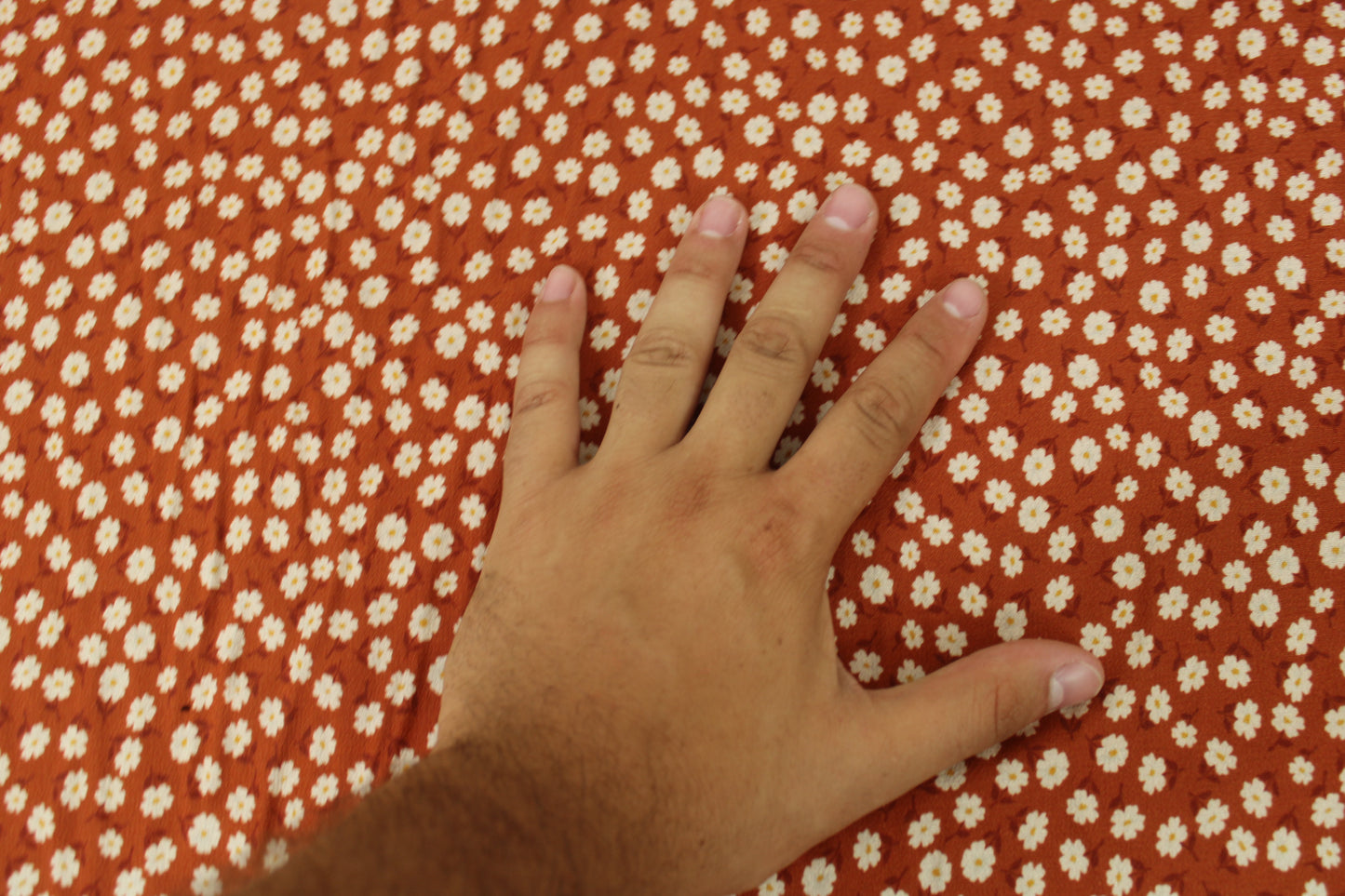 Tissu crêpe viscose - imprimé petites fleurs - photo 4/5 | So Tissus
