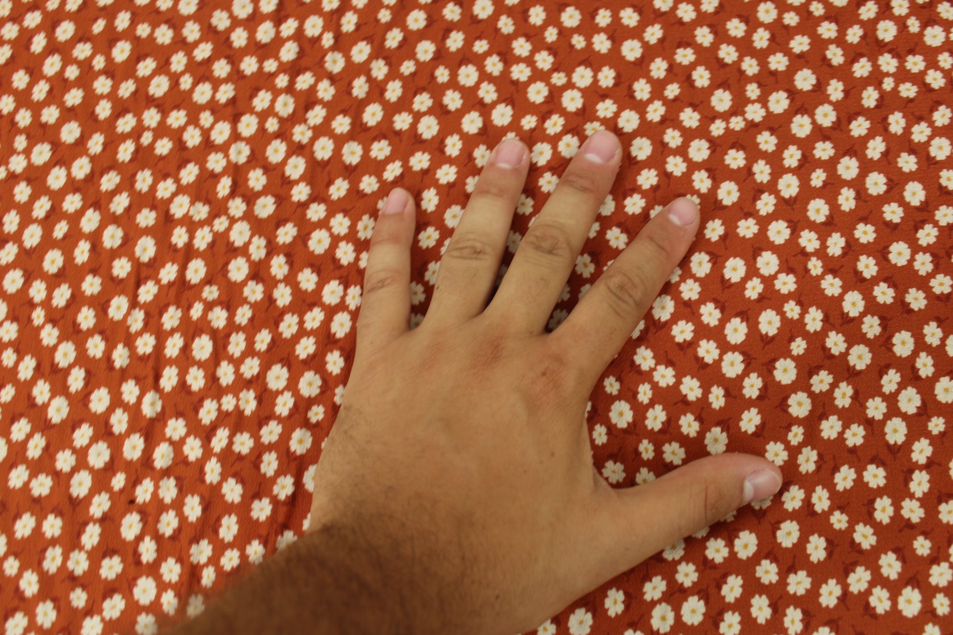 Tissu crêpe viscose - imprimé petites fleurs - photo 4/5 | So Tissus