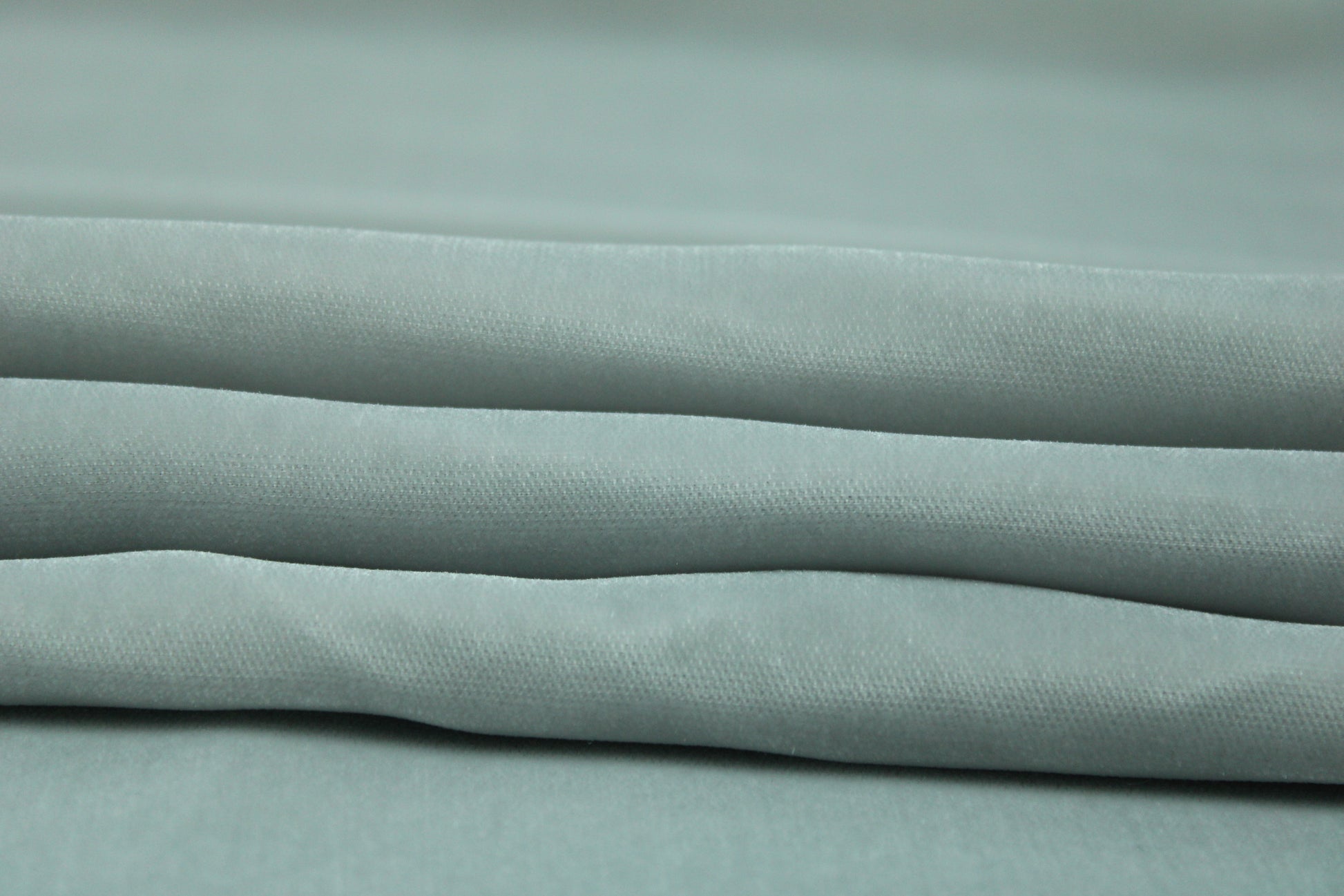 Tissu velours lisse - gris perle - photo 2/3 | So Tissus