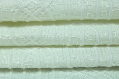 Tissu brocart motif géométrique - blanc irisée - photo 2/3 | So Tissus