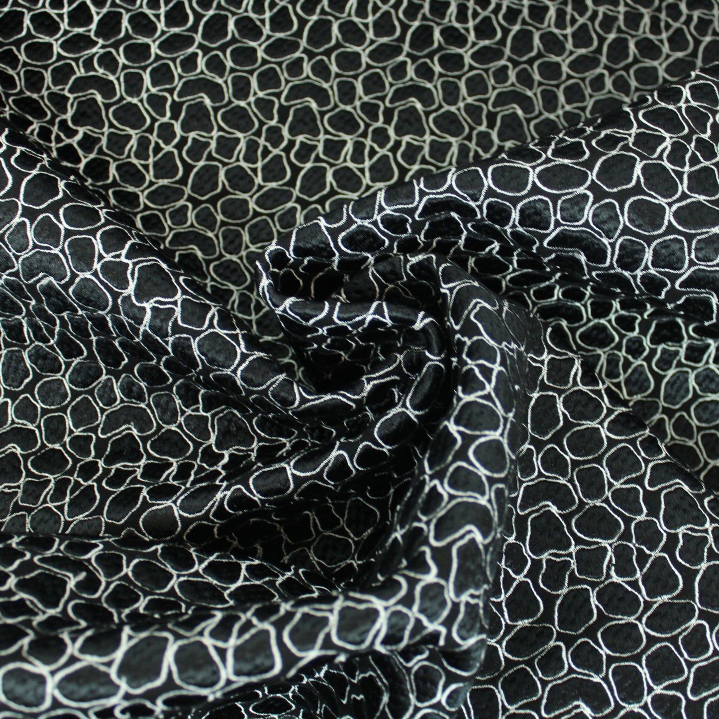 Tissu brocart de laine brodé motif tacheté - noir - photo 1/5 | So Tissus