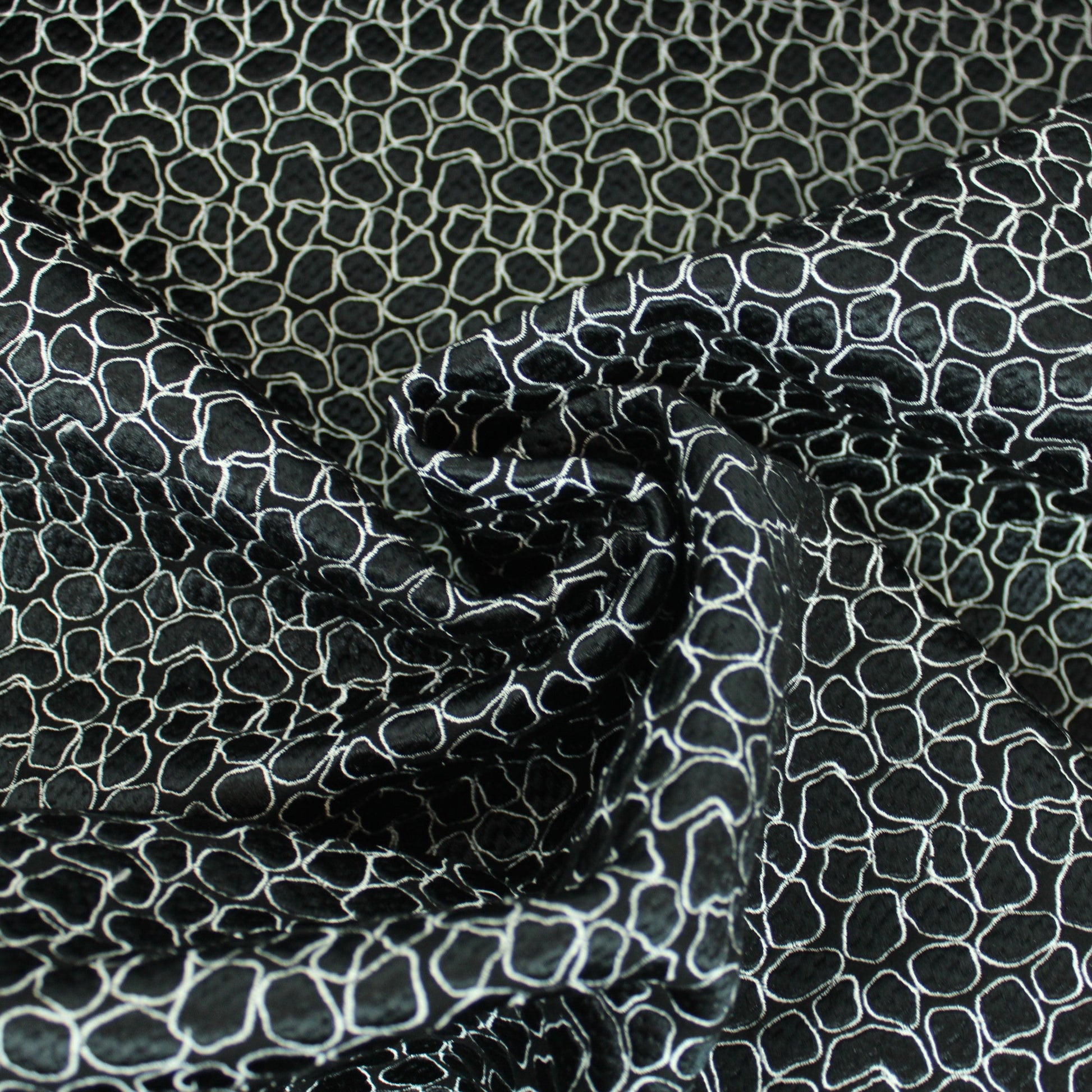 Tissu brocart de laine brodé motif tacheté - noir - photo 1/5 | So Tissus