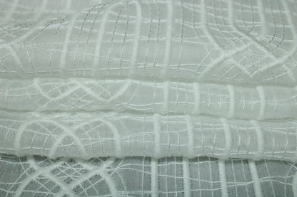 Tissu voile coton brodé - motif géométrique - blanc - photo 2/6 | So Tissus
