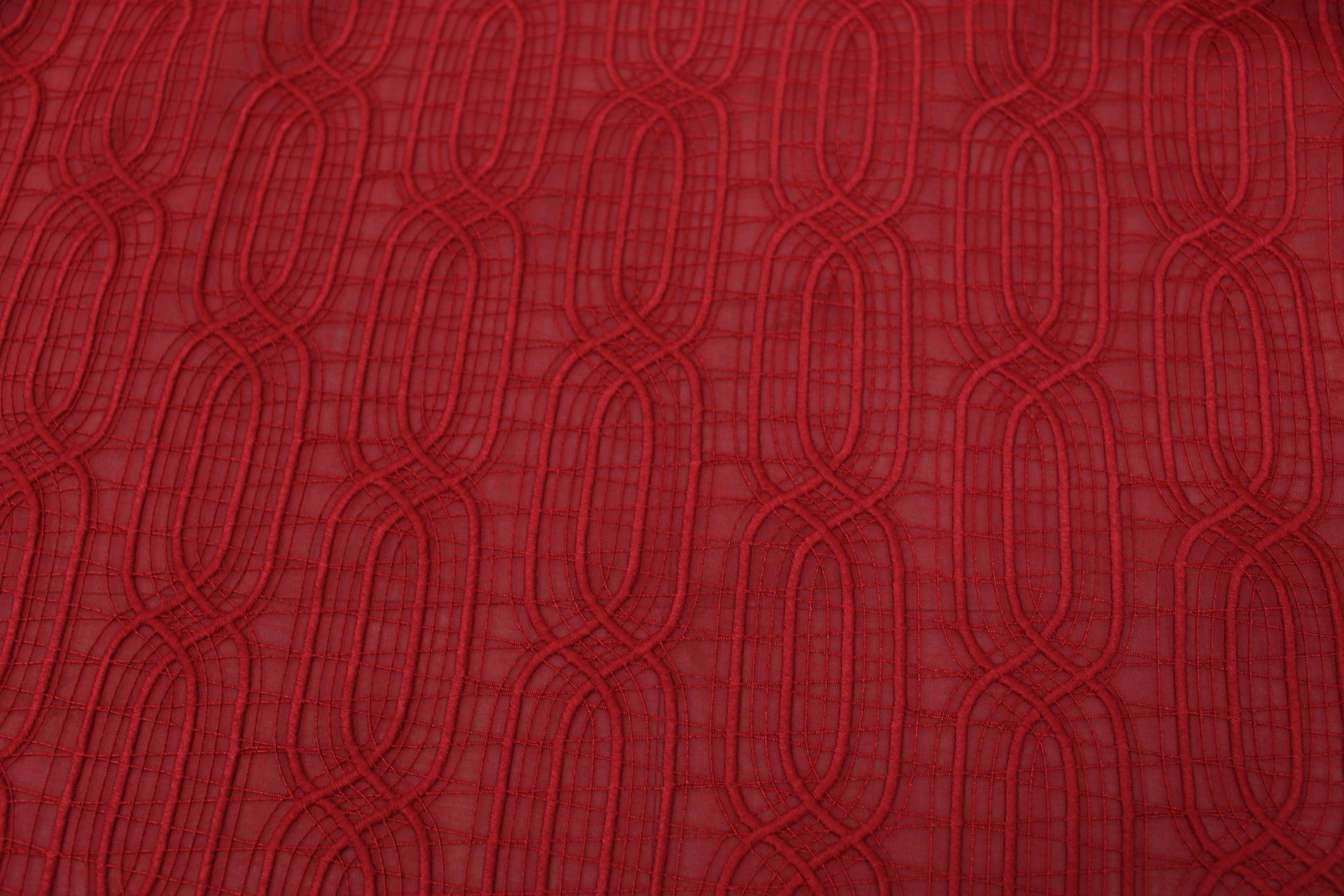 Tissu voile coton brodé - motif géométrique - rouge foncé - photo 4/5 | So Tissus