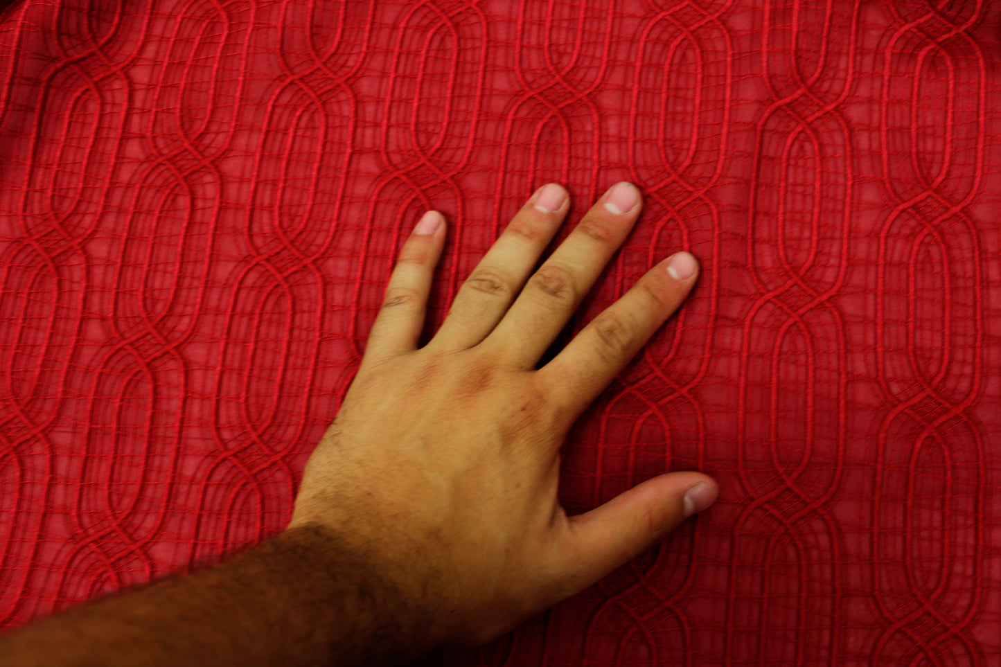 Tissu voile coton brodé - motif géométrique - rouge foncé - photo 5/5 | So Tissus