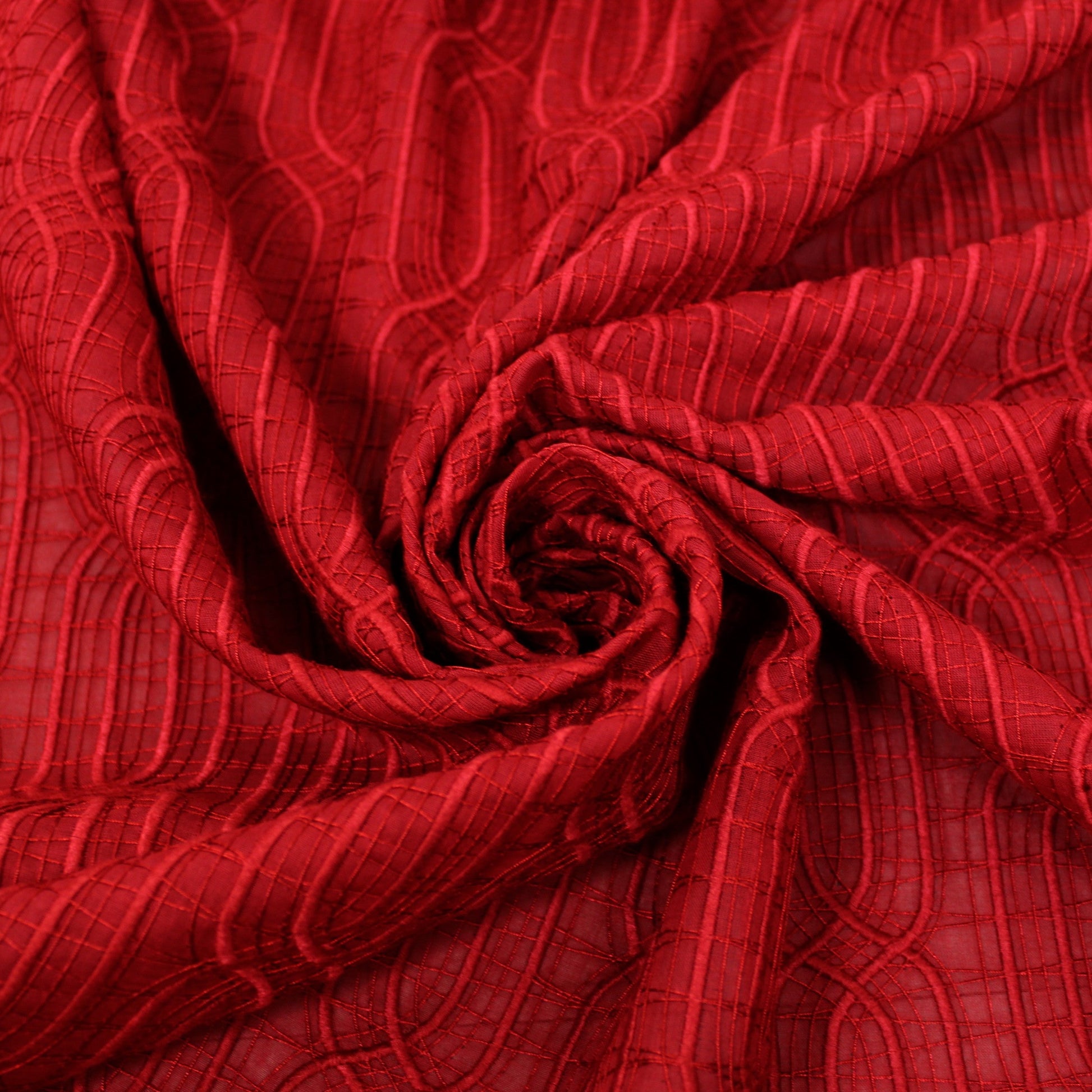 Tissu voile coton brodé - motif géométrique - rouge foncé - photo 1/5 | So Tissus