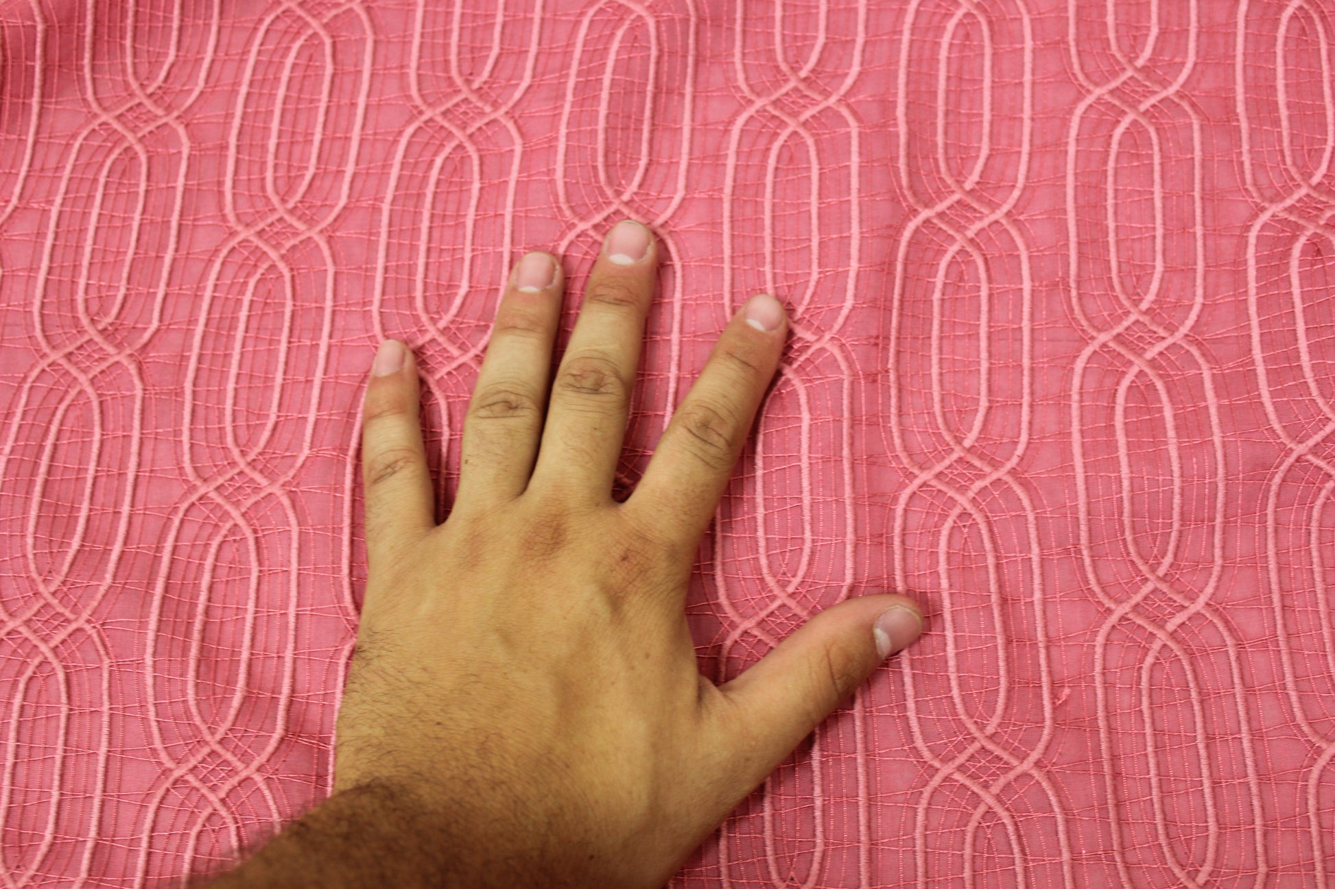 Tissu voile coton brodé - motif géométrique - saumon - photo 5/5 | So Tissus