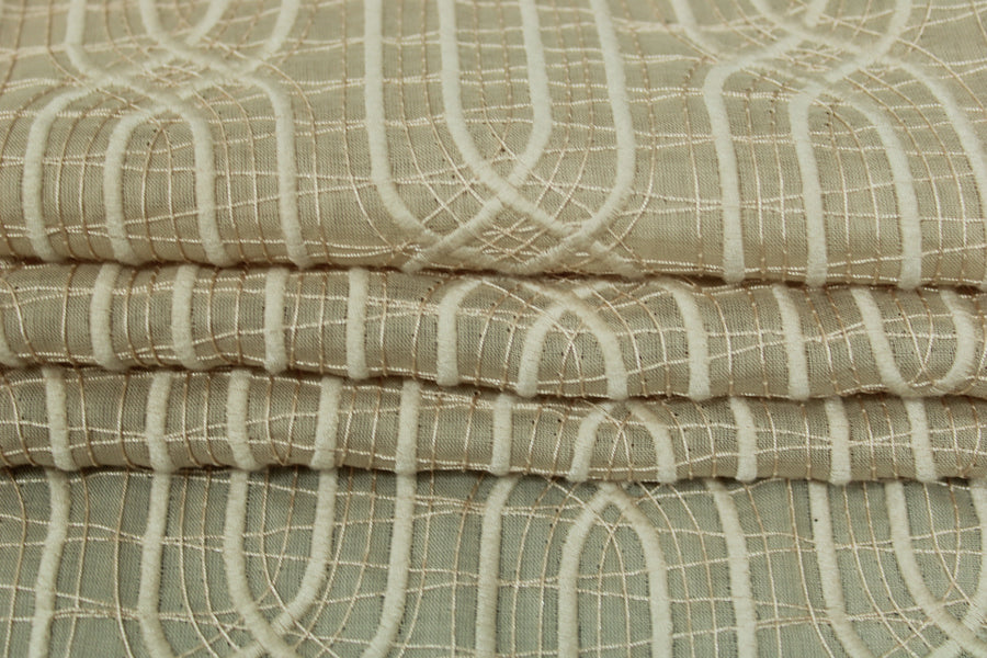 Tissu voile coton brodé - motif géométrique - beige