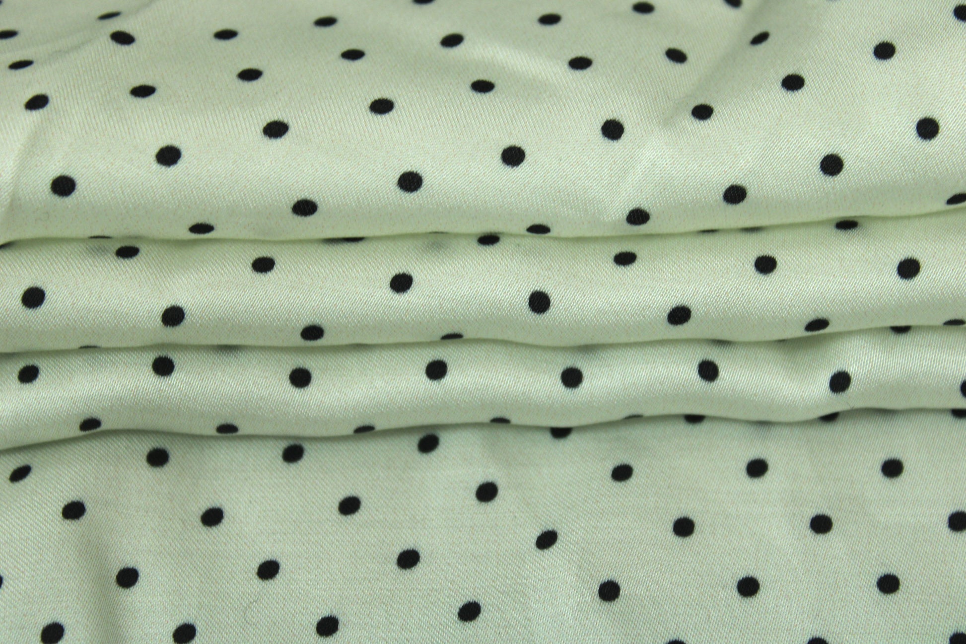 Tissu satin de viscose - à pois - écru et noir - photo 2/5 | So Tissus