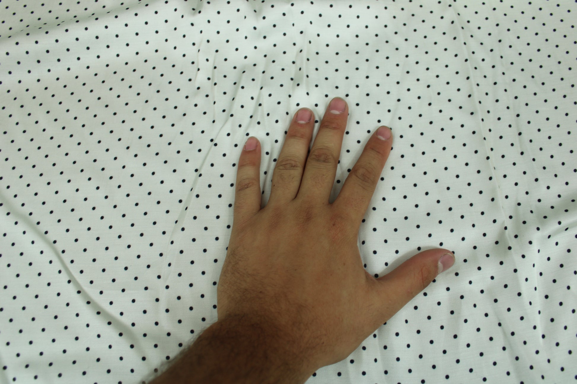 Tissu satin de viscose - à pois - écru et noir - photo 4/5 | So Tissus
