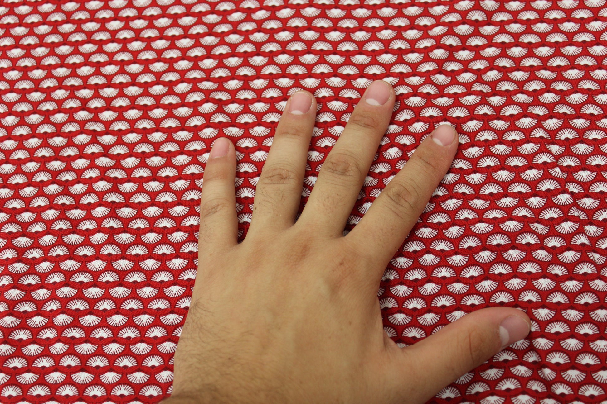 Tissu javanaise de viscose - imprimé éventail - photo 4/5 | So Tissus