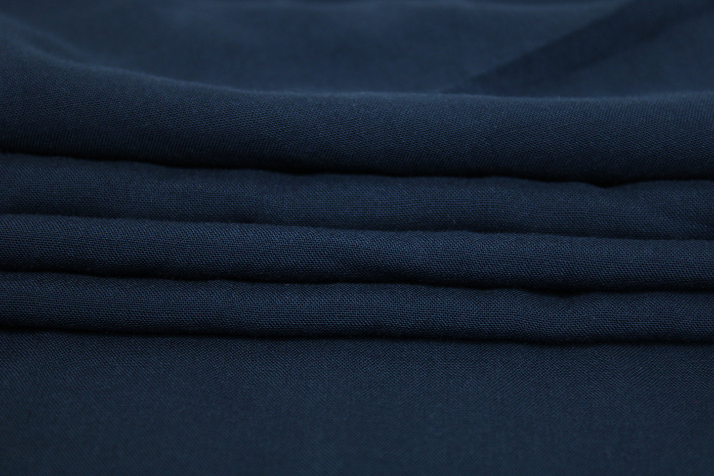 Tissu voile de viscose - bleu marine - photo 2/3 | So Tissus