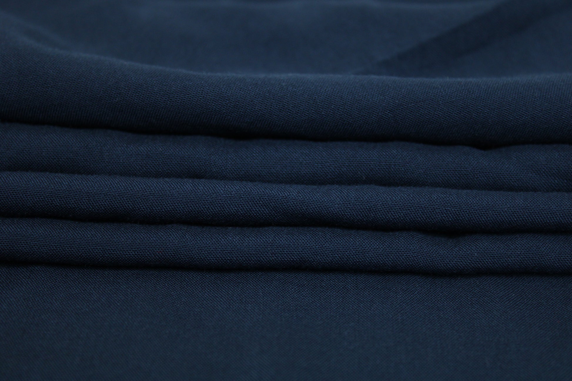 Tissu voile de viscose - bleu marine - photo 2/3 | So Tissus