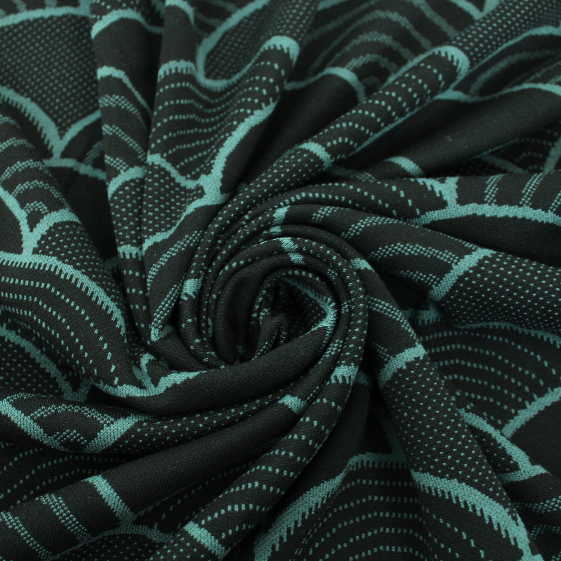 Tissu maille - imprimé écaille - vert pin et noir - photo 1/4 | So Tissus