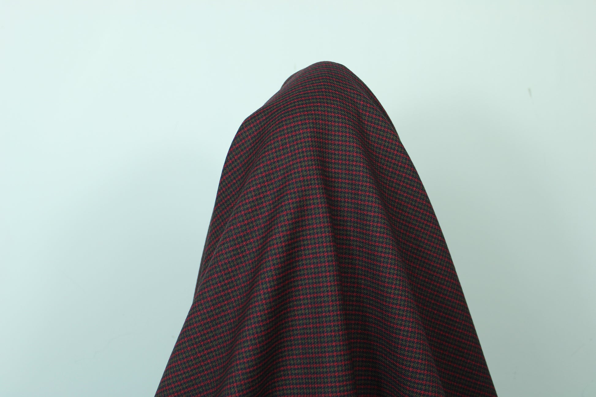 Tissu crêpe de laine - pieds de poule - ton rouge - photo 3/5 | So Tissus