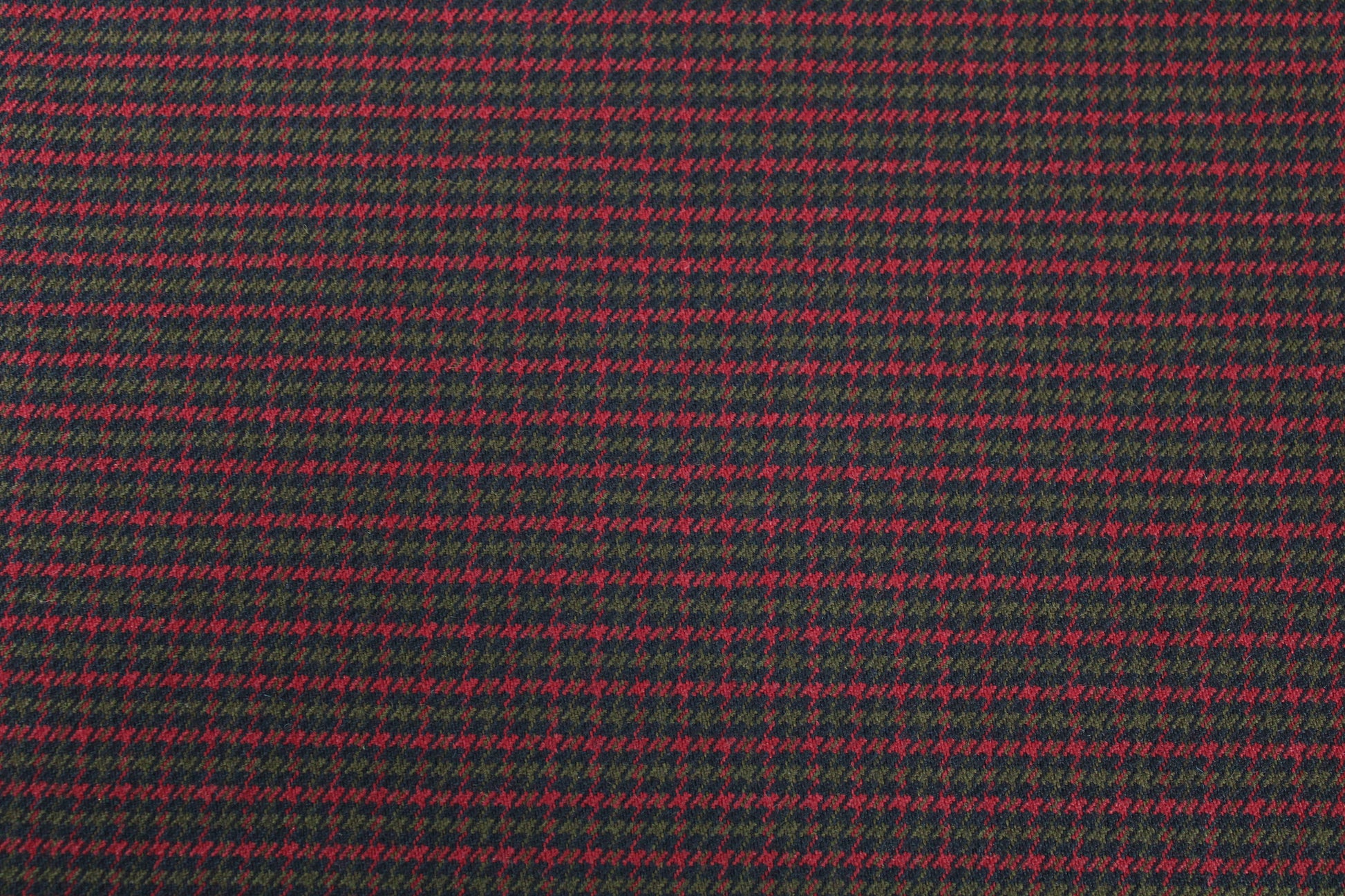 Tissu crêpe de laine - pieds de poule - ton rouge - photo 4/5 | So Tissus