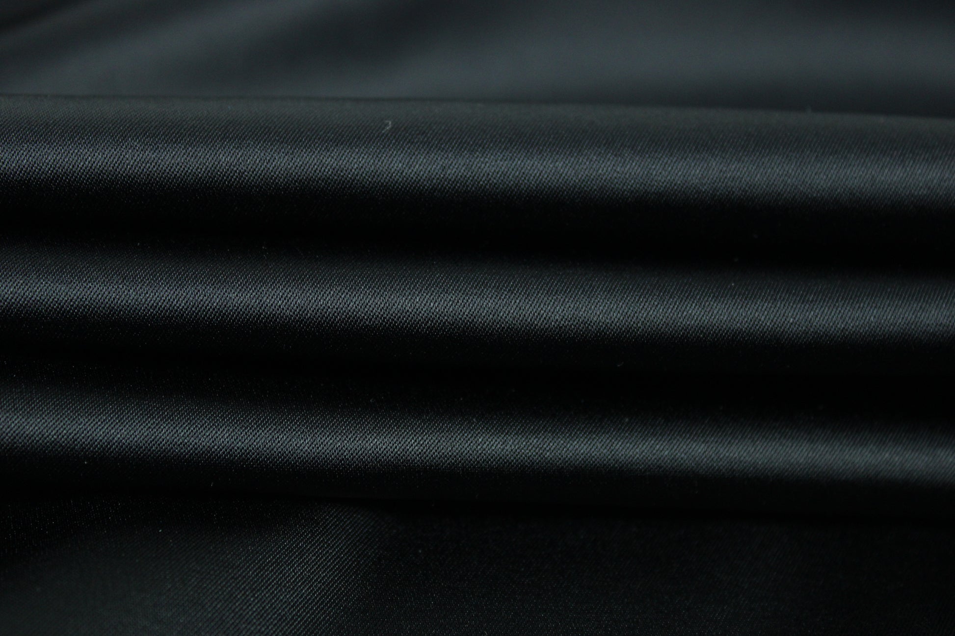 Tissu satin duchesse stretch - noir - photo 2/3 | So Tissus