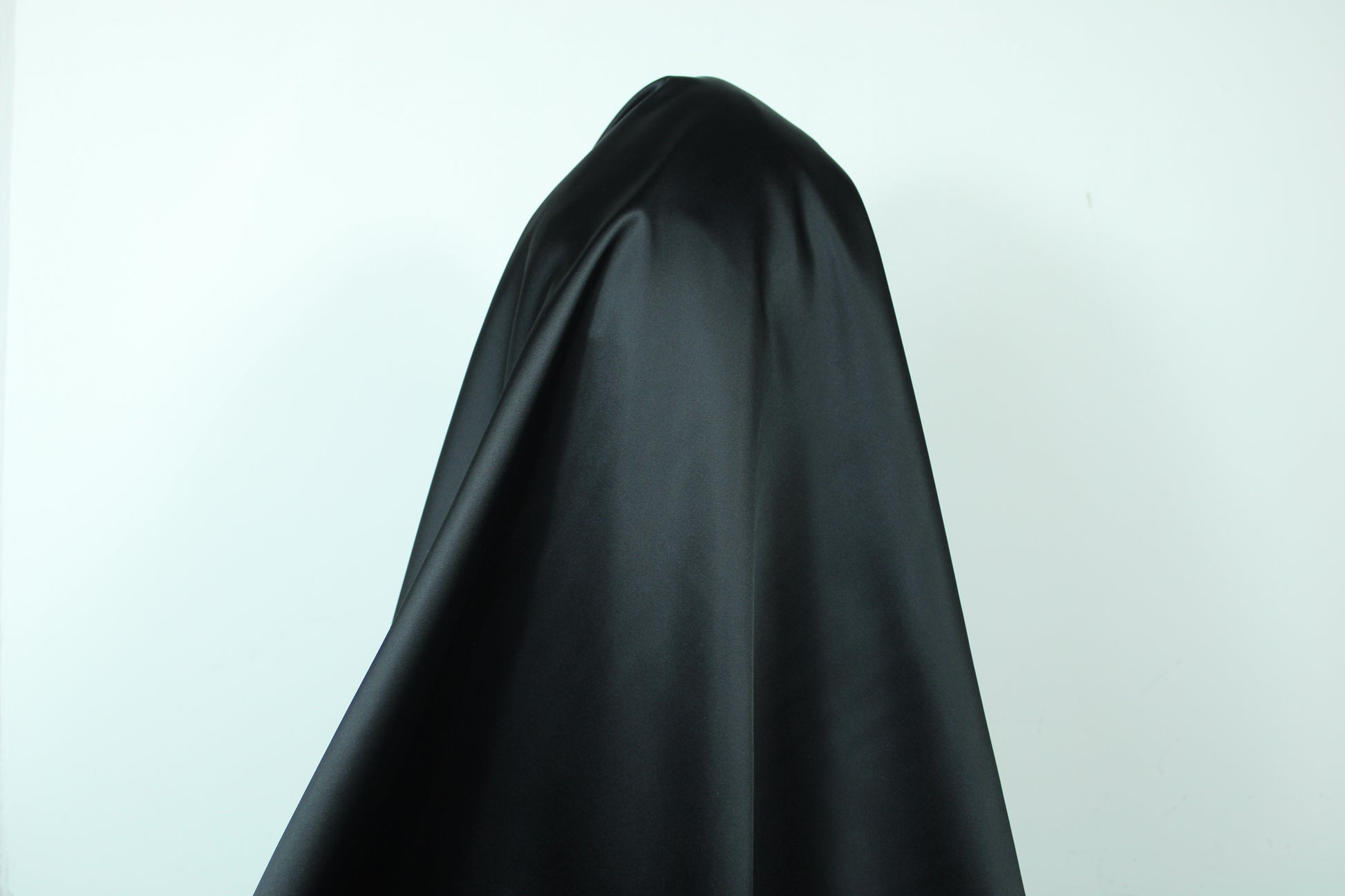 Tissu satin duchesse stretch - noir - photo 3/3 | So Tissus
