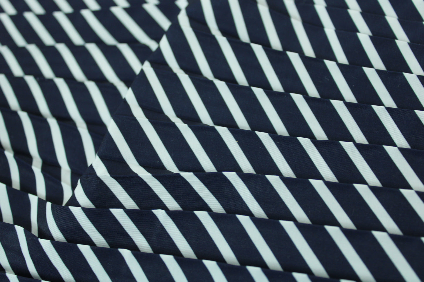 Tissu plissé - à rayures - bleu marine et blanc - photo 2/4 | So Tissus