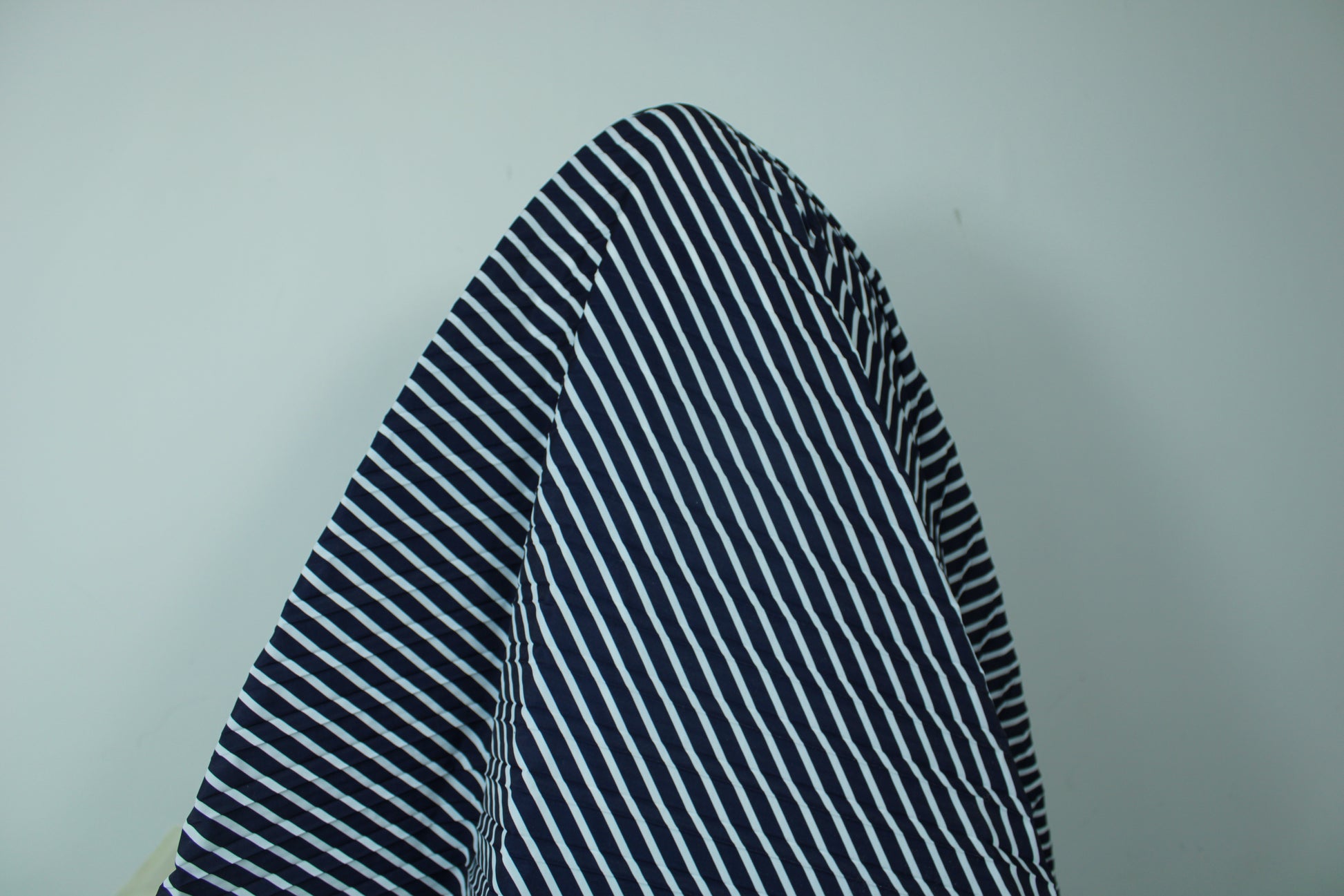 Tissu plissé - à rayures - bleu marine et blanc - photo 3/4 | So Tissus