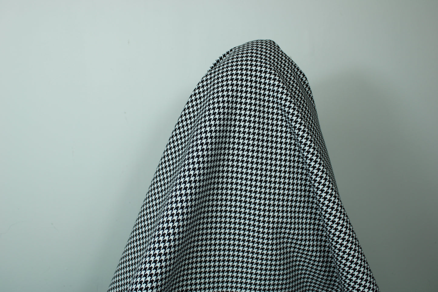 Tissu gabardine coton - pied de poule - noir et blanc - photo 3/5 | So Tissus