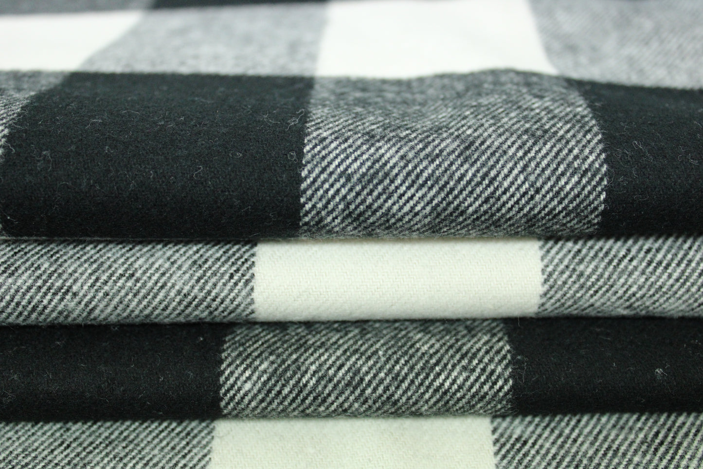 Tissu gabardine coton - à carreaux - noir et blanc - photo 2/4 | So Tissus