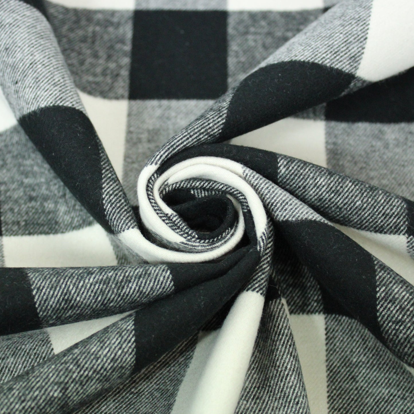 Tissu gabardine coton - à carreaux - noir et blanc - photo 1/4 | So Tissus
