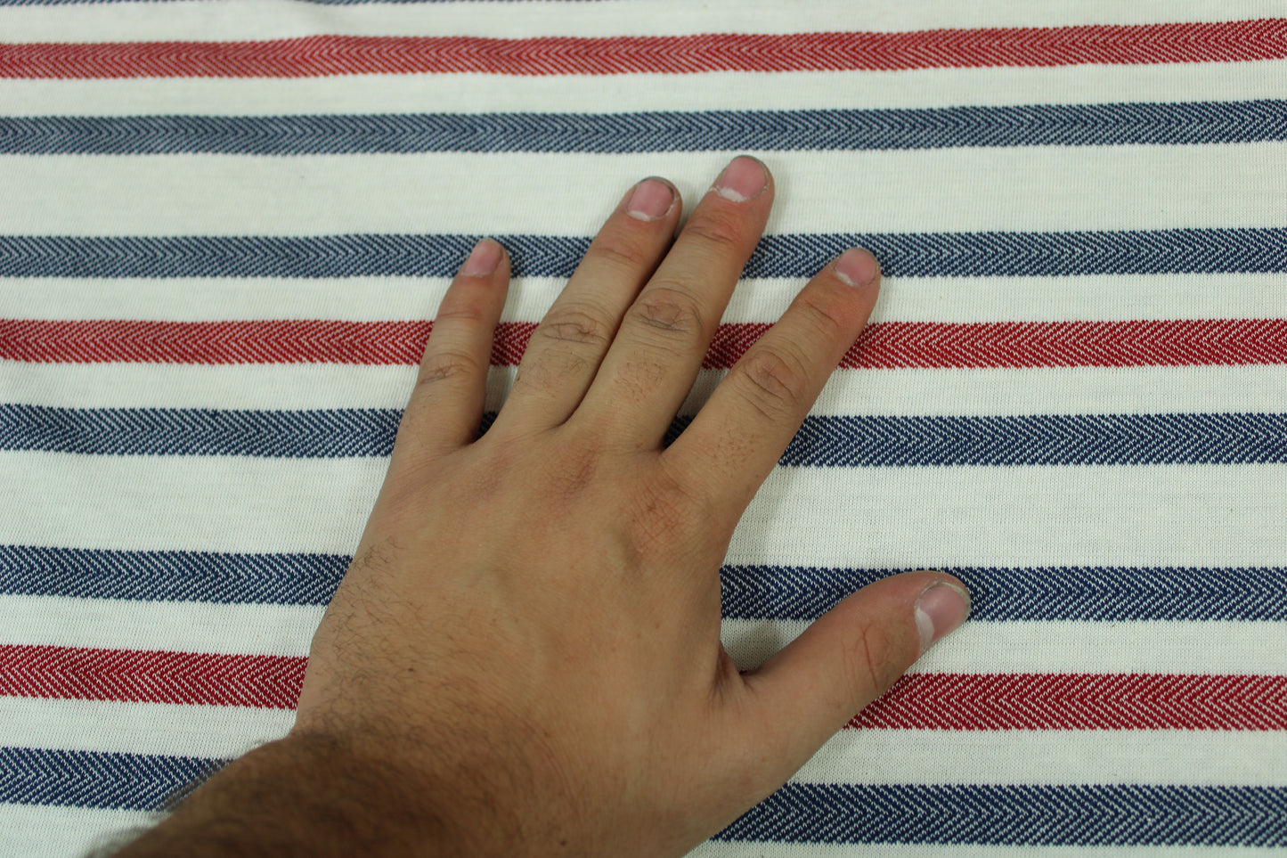 Tissu maille jersey - à rayures - bleu marine, rouge et écru - photo 4/5 | So Tissus