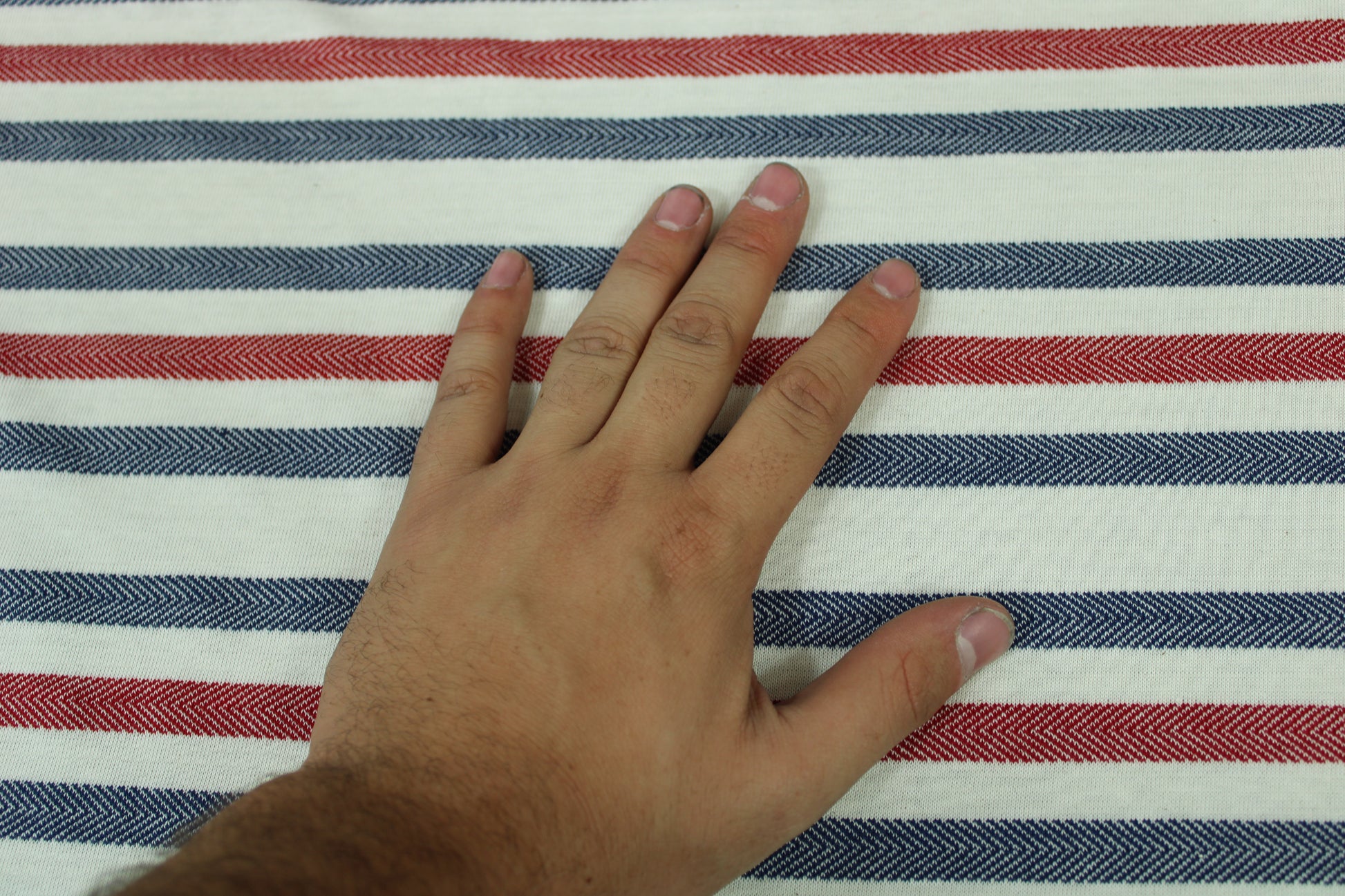 Tissu maille jersey - à rayures - bleu marine, rouge et écru - photo 4/5 | So Tissus
