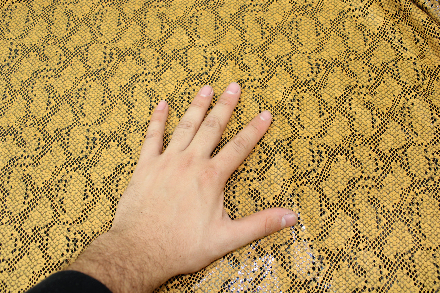 Tissu suédine - imprimé reptile - photo 5/5 | So Tissus