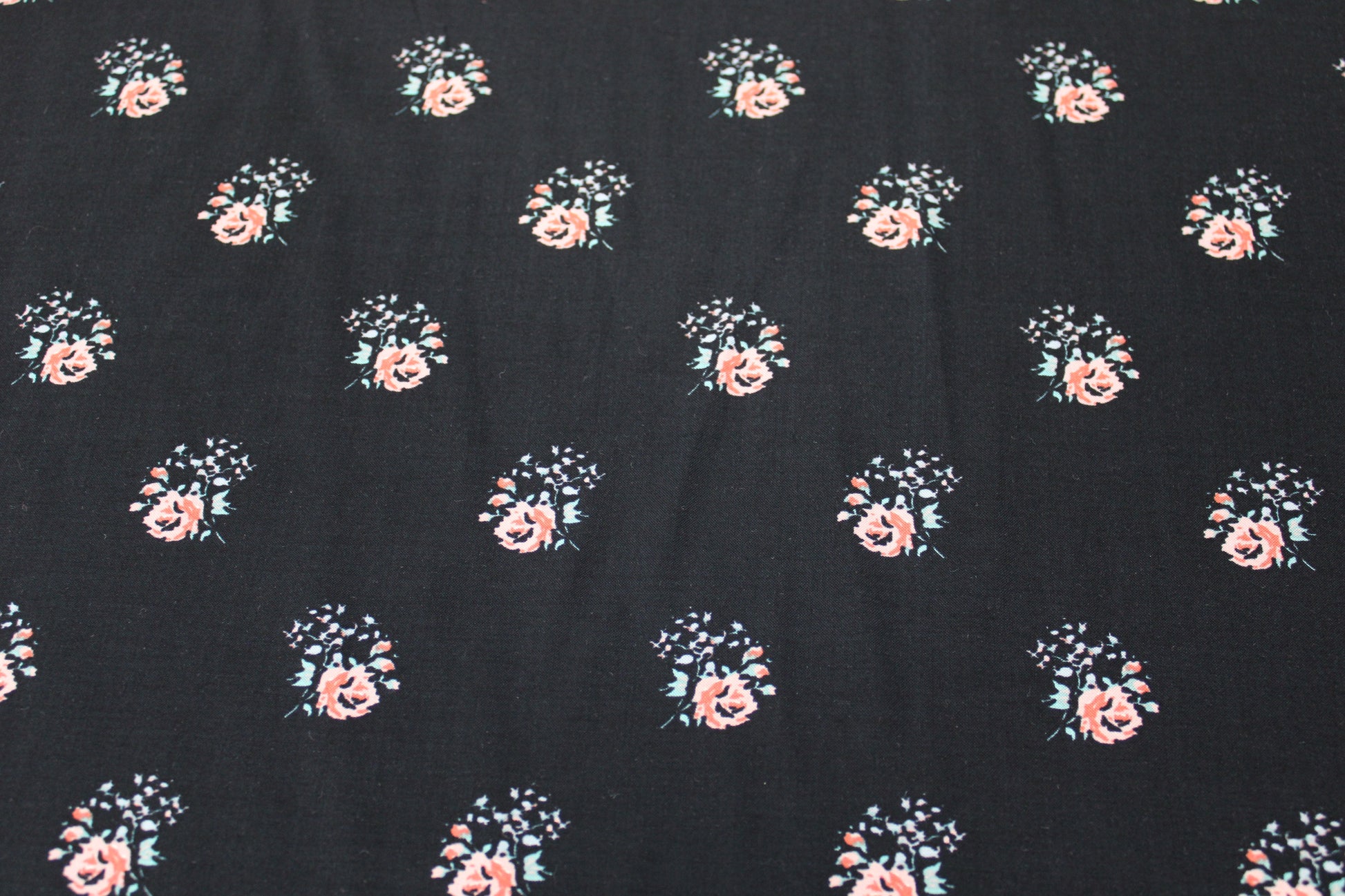 Tissu viscose - imprimé fleurs roses - photo 4/5 | So Tissus