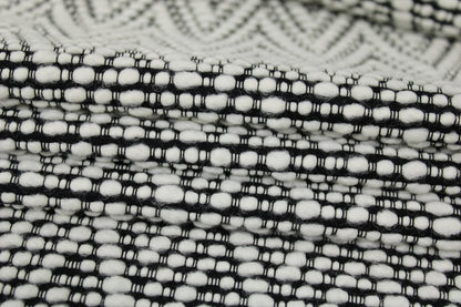 Tissu tweed de laine - motif chevron - blanc et noir - photo 2/5 | So Tissus