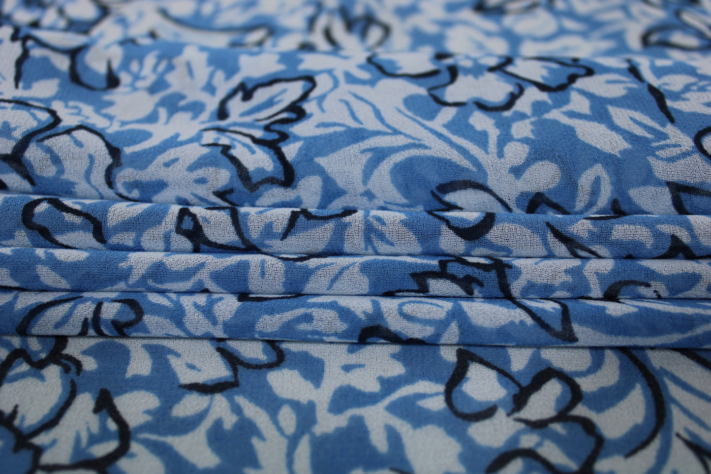 Tissu crêpe georgette  - imprimé fleurs abstraites - photo 2/6 | So Tissus