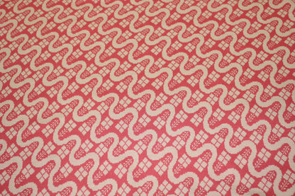 Tissu maille - imprimé géométrique - rose et beige - photo 4/5 | So Tissus