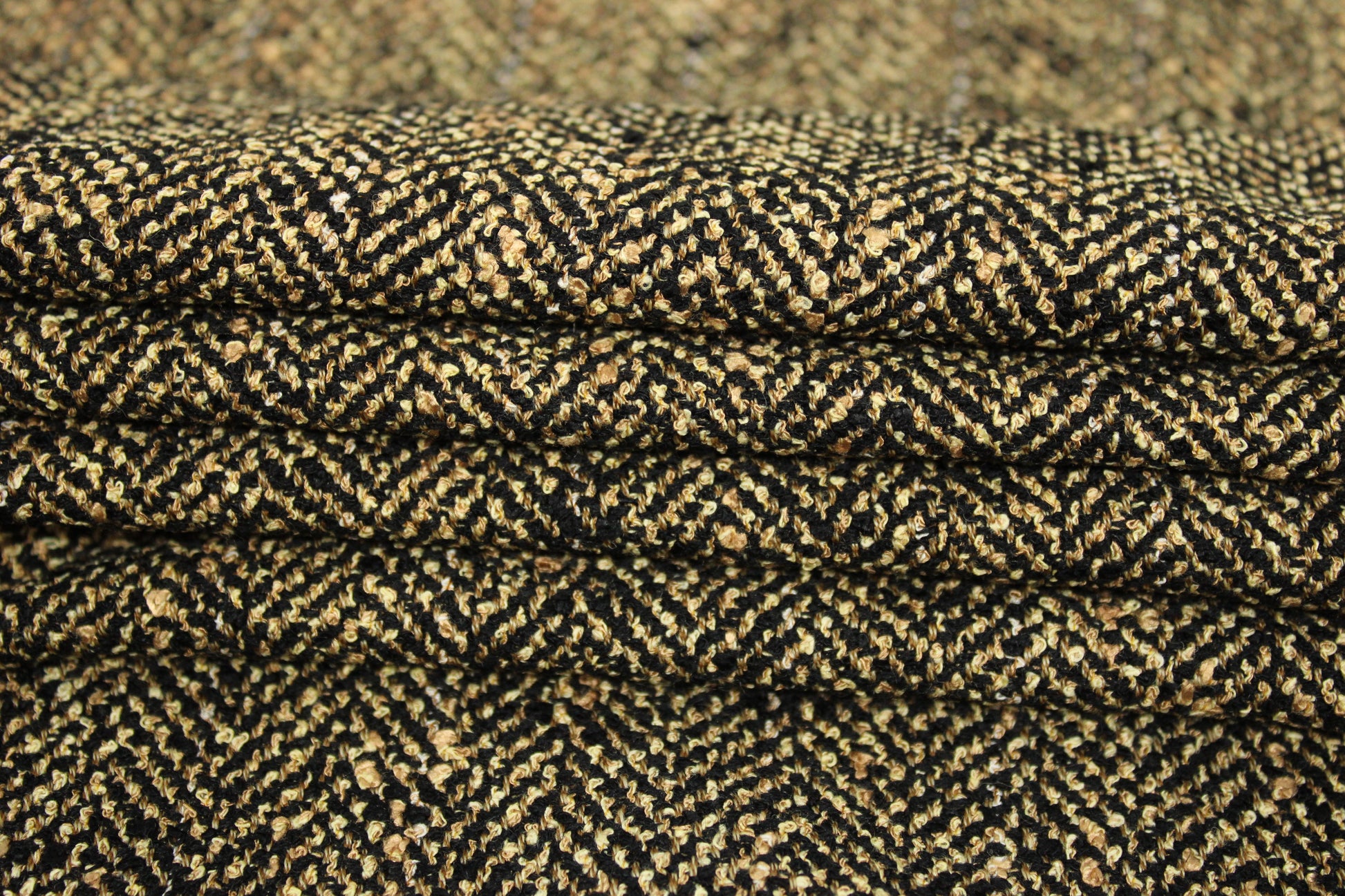 Tissu tweed de laine à chevron - beige et noir - photo 2/5 | So Tissus