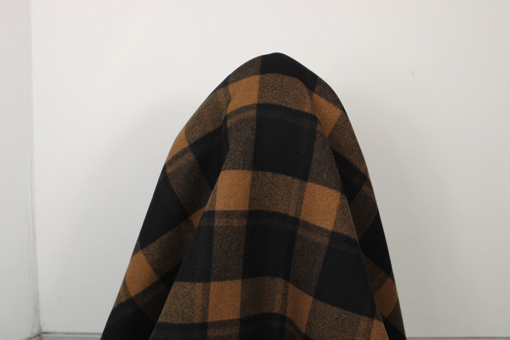 Tissu double drap de laine - à carreaux - noir et marron - photo 3/5 | So Tissus