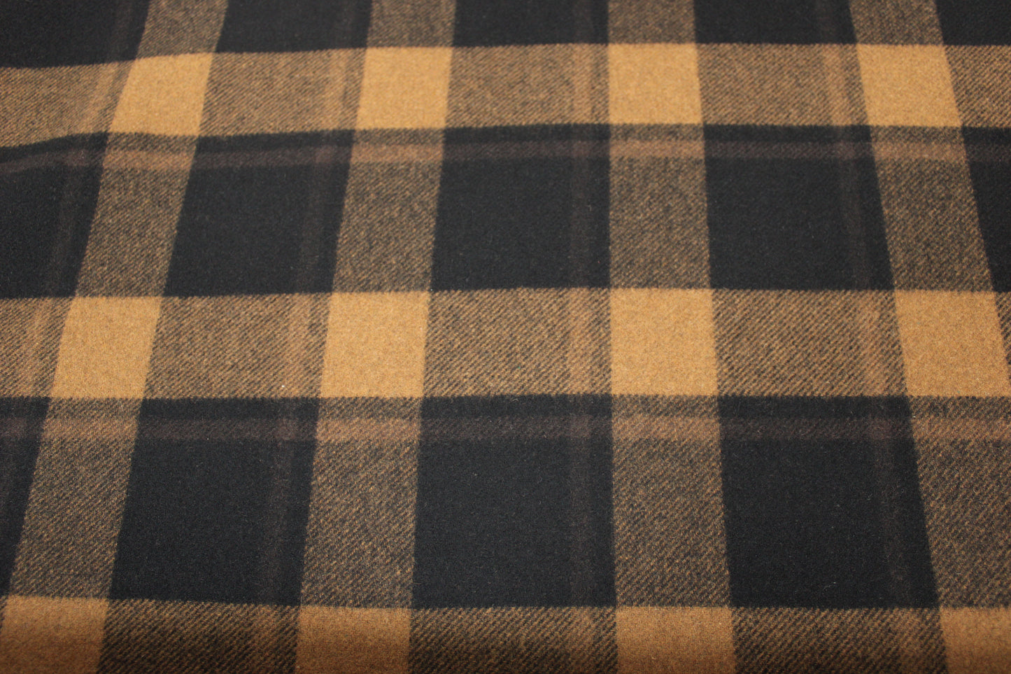 Tissu double drap de laine - à carreaux - noir et marron - photo 4/5 | So Tissus