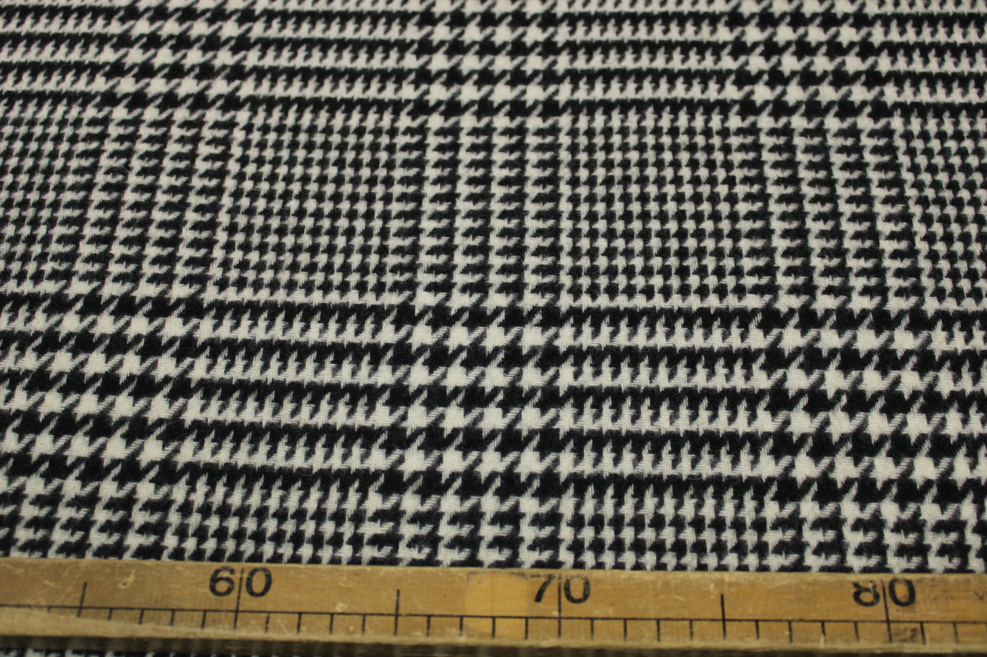 Tissu Lainage - pieds de poule à carreaux - noir et blanc - photo 5/5 | So Tissus