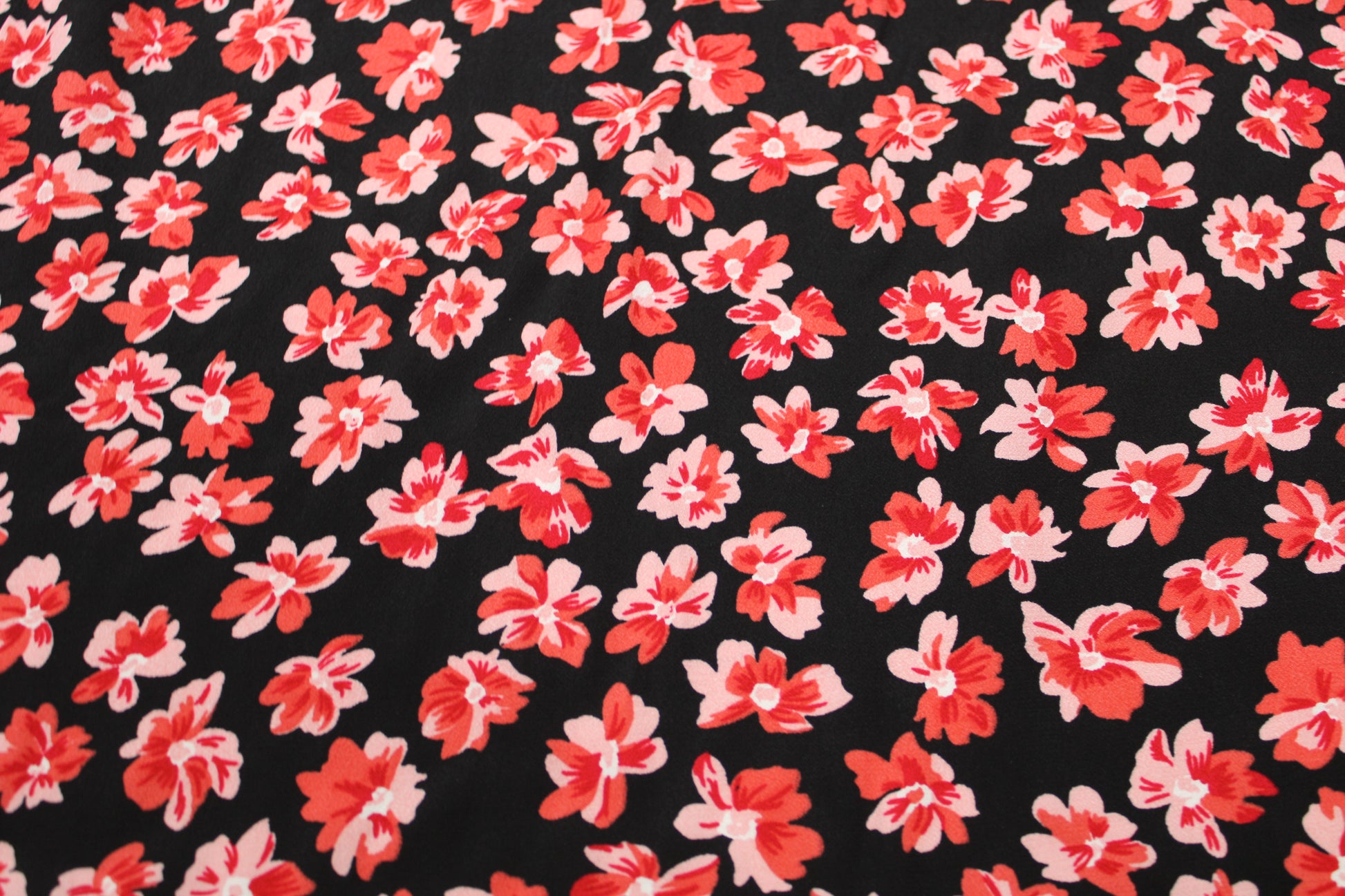 Tissu crêpe viscose - imprimé fleur rose - photo 4/5 | So Tissus