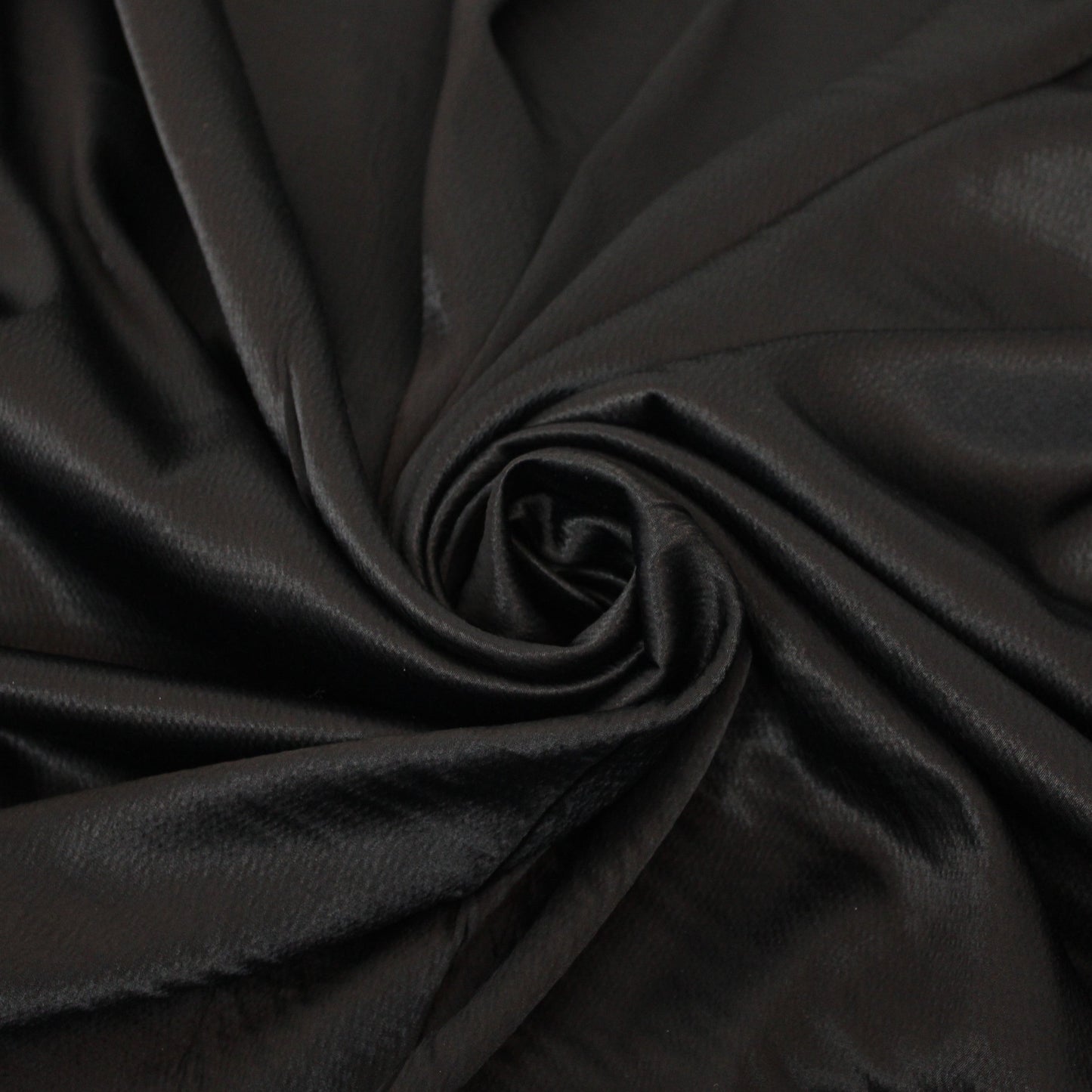 Tissu crêpe satin japonais - noir - photo 1/3 | So Tissus