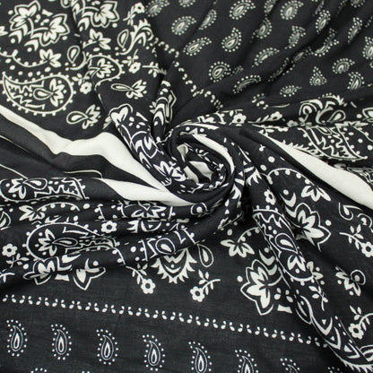 Tissu javanaise de viscose - imprimé bandana - noir et blanc - photo 1/5 | So Tissus