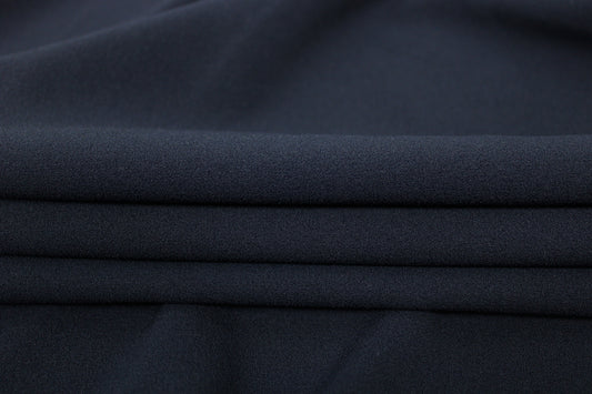 Tissu crêpe texturé stretch - bleu marine - photo 2/3 | So Tissus