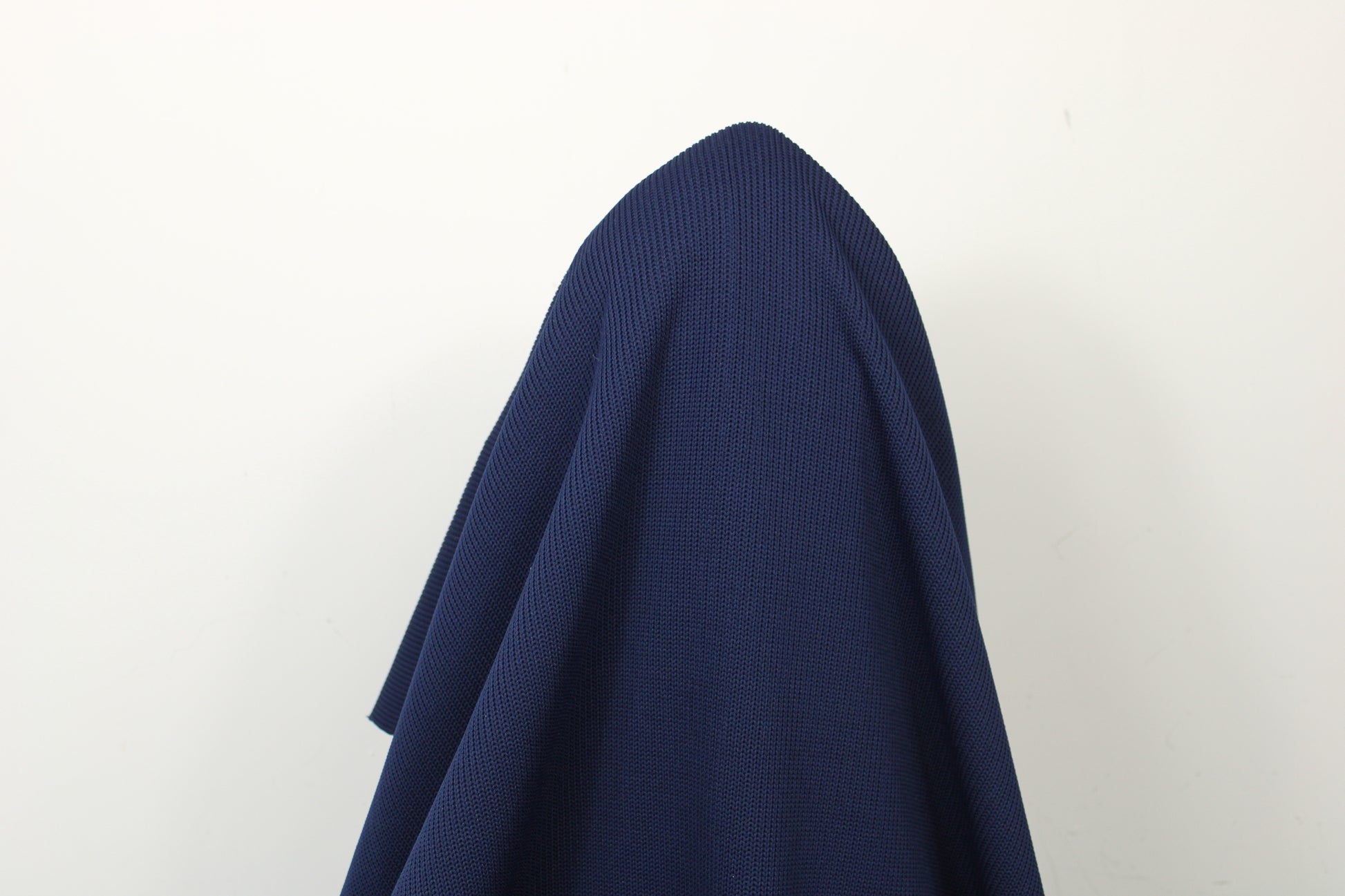 Tissu maille style tricot - bleu marine - photo 3/3 | So Tissus