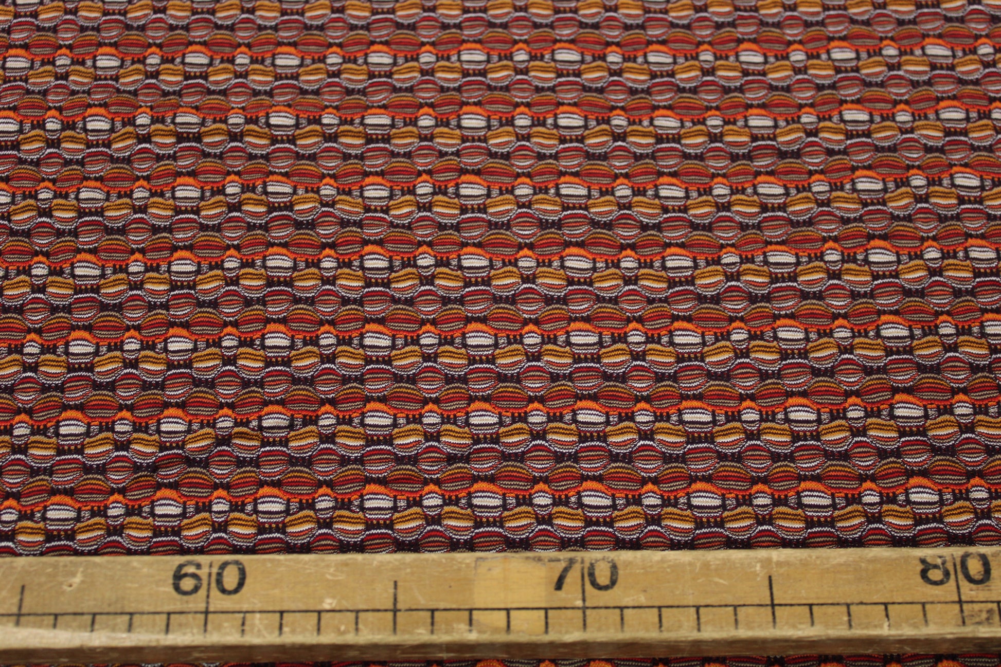 Tissu maille alvéolé - ton ocre - photo 5/5 | So Tissus