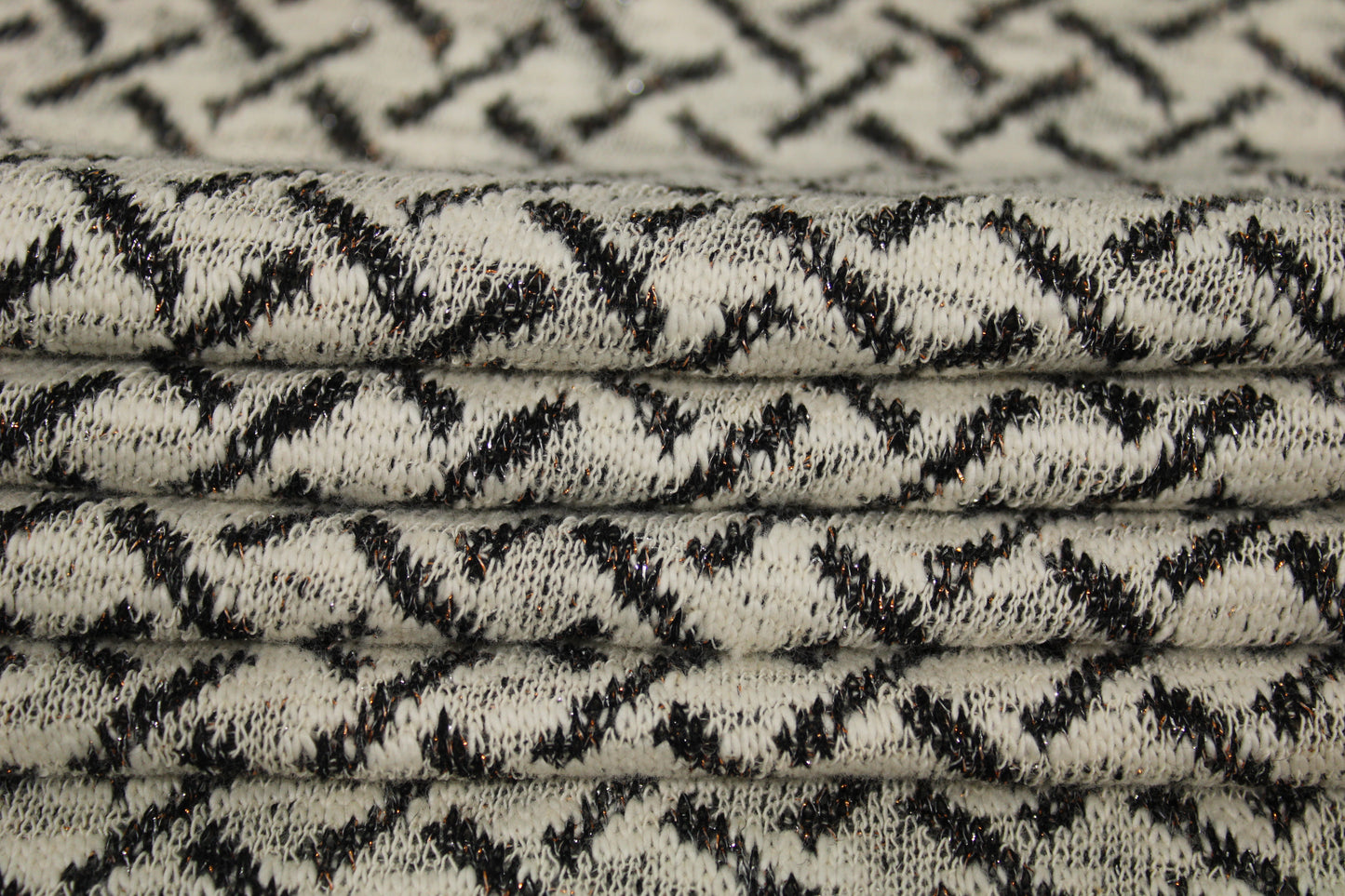 Tissu maille - motifs traits - ton écru - photo 2/5 | So Tissus