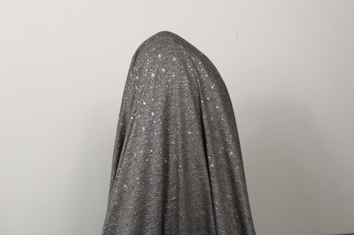 Tissu maille jersey floqué - gris anthracite - motif étoile - photo 3/5 | So Tissus